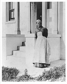 Julia Frances Curry Williams in front of the Santa Barbara Lighthouse