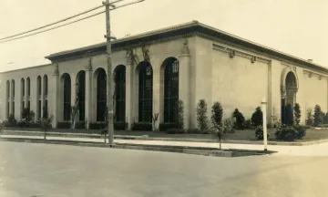 Edson Smith Library Image